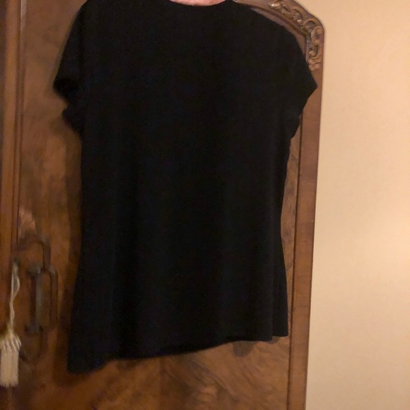Black Investments size M cross cross front top figure flattering - Picture 6 of 11